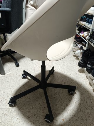 Silla de escritorio beige