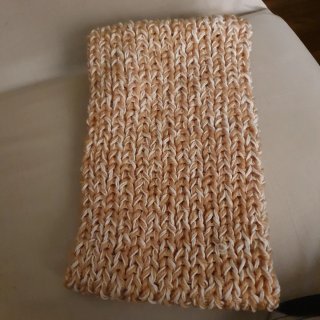 Cuello lana tejido a mano beige y blanco