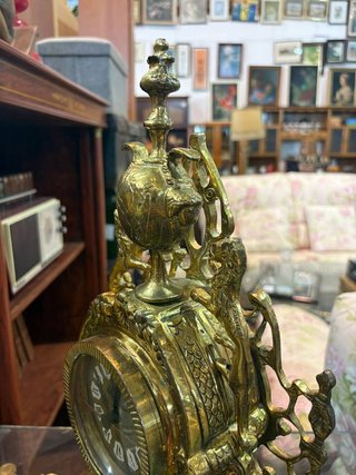 RELOJ DE BRONCE DECORATIVO