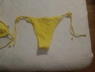Bikini amarillo con cordones