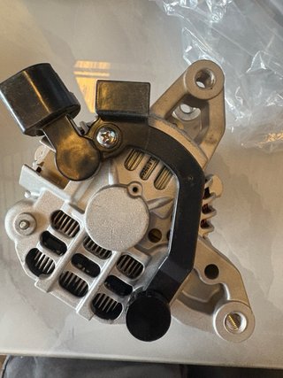 Alternador HELLA 8EL 011 710-651