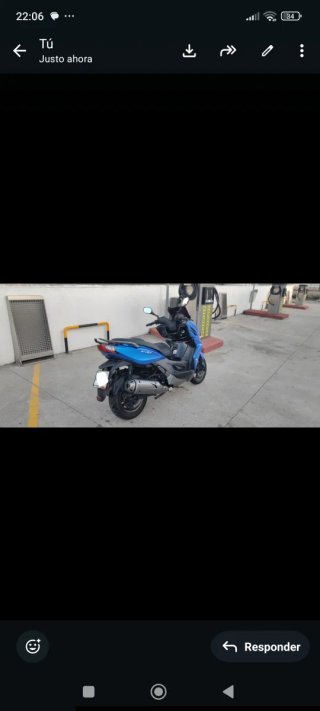 Kymco Maxi Scooter Azul