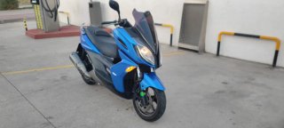 Kymco Maxi Scooter Azul