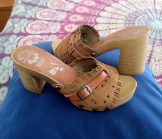 Zuecos o Sandalias de Piel Porronet Talla 38