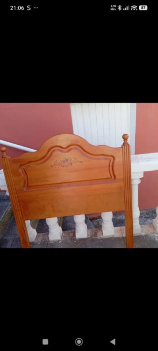 Cabecero de cama de madera con flores cama 90