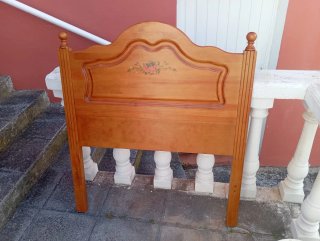 Cabecero de cama de madera con flores cama 90