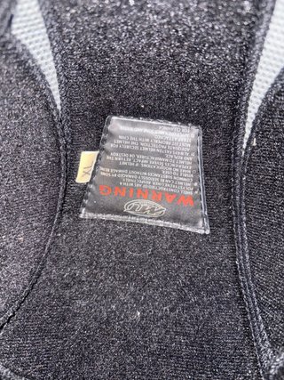 Chaqueta de moto negra con protecciones