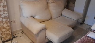 Sofá de tela beige