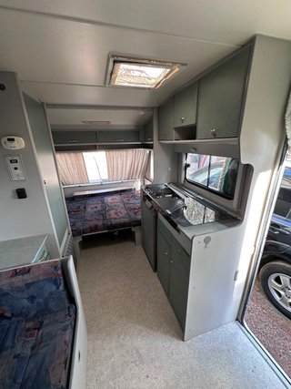 Caravana Beyerland 430-TB -750 kg