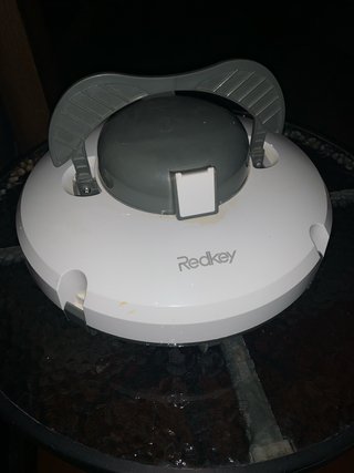 Robot Limpiafondos Redkey Piscina usado un verano