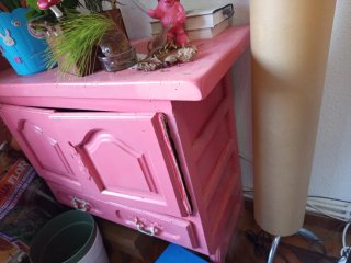 Mueble antiguo rosa madera