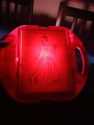 Proyector de muñecas rosa