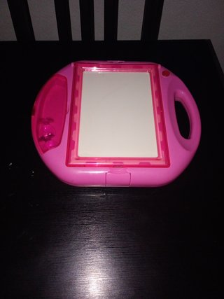 Proyector de muñecas rosa
