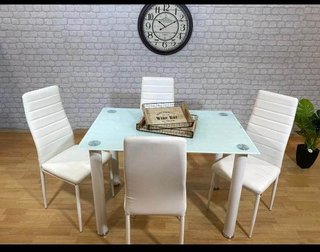 Mesa Comedor + 4 Sillas Blanca