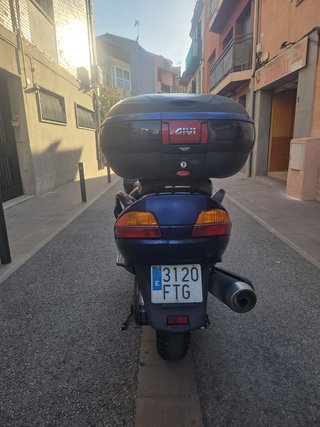 Suzuki Burgman 650cc 2005 Blava, sempre garatge