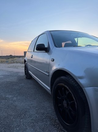 Volkswagen Golf 1.9TDI (2001) 130CV