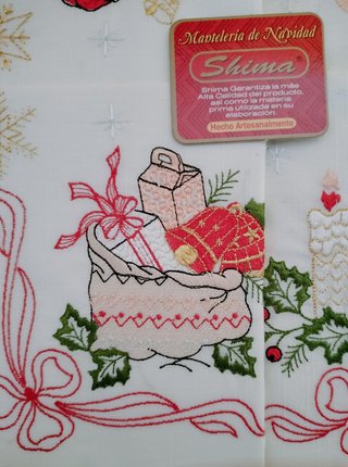Mantelería de Navidad bordada