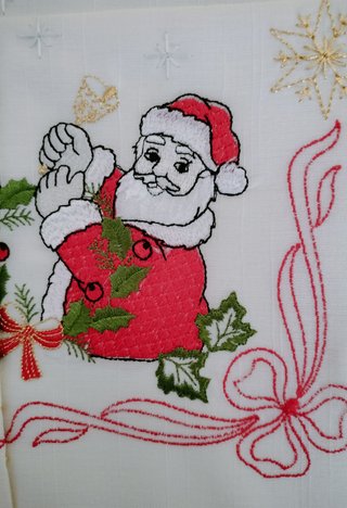 Mantelería de Navidad bordada