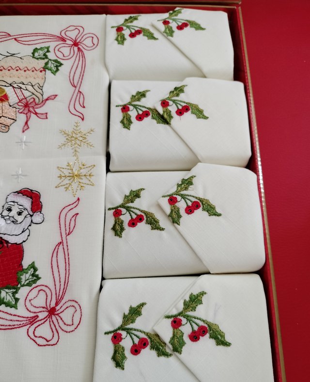 Tovagliato di Natale ricamato