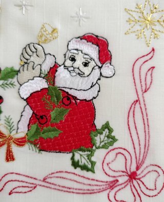 Mantelería de Navidad bordada