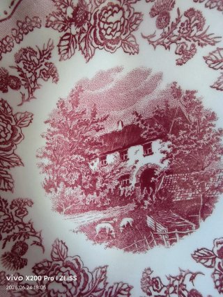 Plato Swiss Landscape 181 rojo 13cm