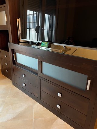 Mesa comedor + 6 sillas + mueble TV