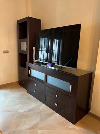 Mesa comedor + 6 sillas + mueble TV