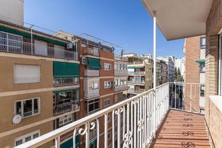 Piso en venta en Pajaritos - Plaza de Toros en Granada