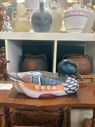 FIGURA DE PATO DE MADERA