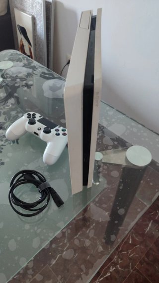 PS4 Slim Blanca v11 con mando original