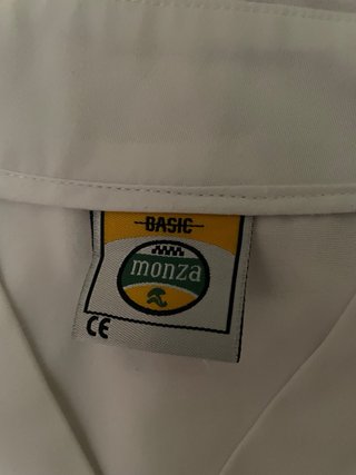 Casaca blanca Monza y casaca morada Velilla