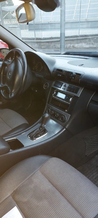 Mercedes-Benz Clase C 2005