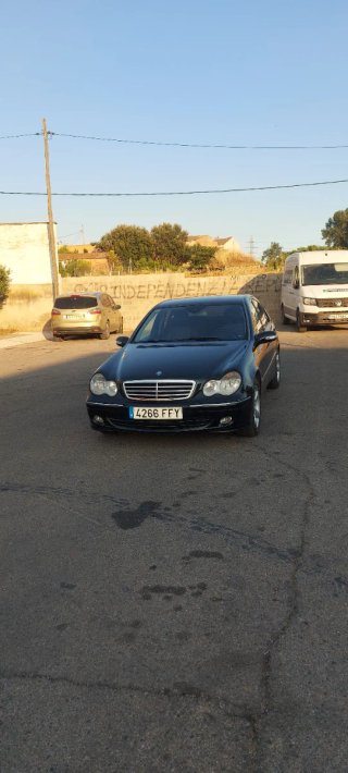 Mercedes-Benz Clase C 2005