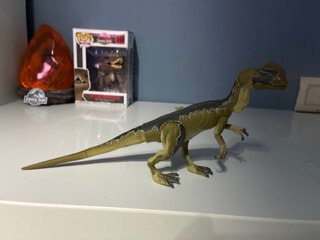 Dilophosaurus amber collection sin caja
