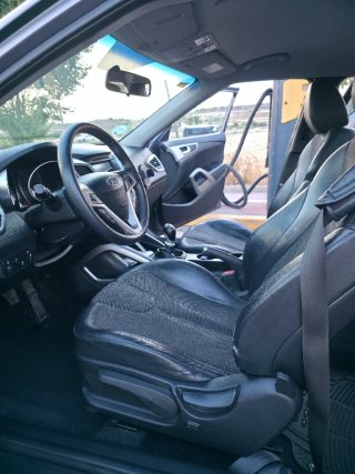 Hyundai Veloster 2012