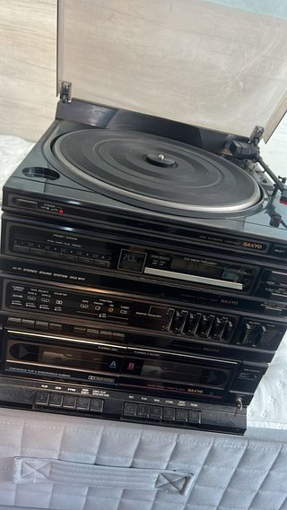 Compacto Sanyo: Plato, Radio y Cassette