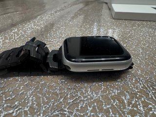 Apple Watch SE 44mm con cinturini