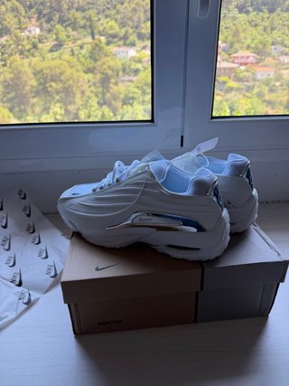 Nike NOCTA Bambas Blancas y Plateadas