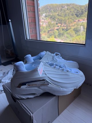 Nike NOCTA Bambas Blancas y Plateadas