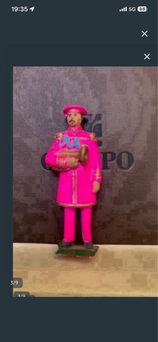 Figuras de plomo de The Beatles en Sgt. Pepper