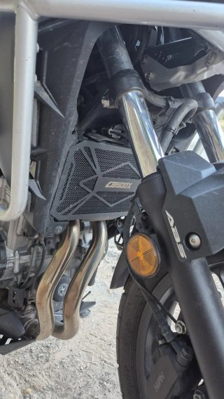 Honda CB500X Adventure Moto Negra