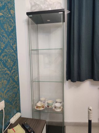 Vitrina Ikea Cristal Negra y Transparente