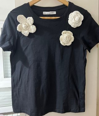 Camiseta Sfera Negra Flores Crochet Talla S