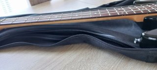 Bajo Harley Benton escala corta