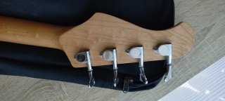 Bajo Harley Benton escala corta