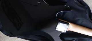 Bajo Harley Benton escala corta