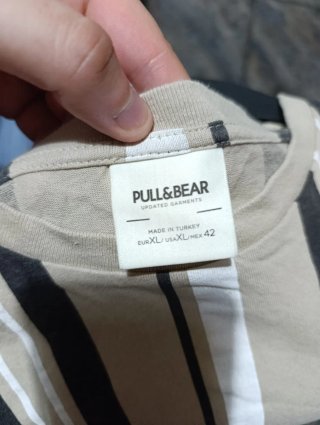 Camiseta Pull&Bear Rayas Beige y Negro Talla XL
