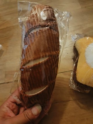 Set 2 giocattoli per cani pane toast e croissant N