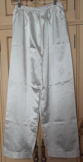Pijama satinado chaqueta y pantalón largo