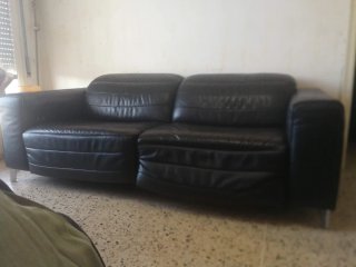 Sofá de piel motorizado negro